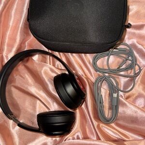 BEATS BY DRE SOLO 4